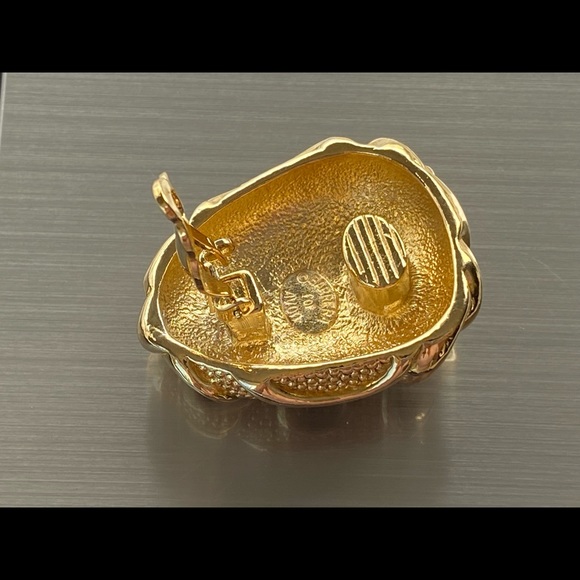 Barrera For Avon Designer Gold Tone Chunky Clip-on Earrings Vintage - Picture 11 of 16